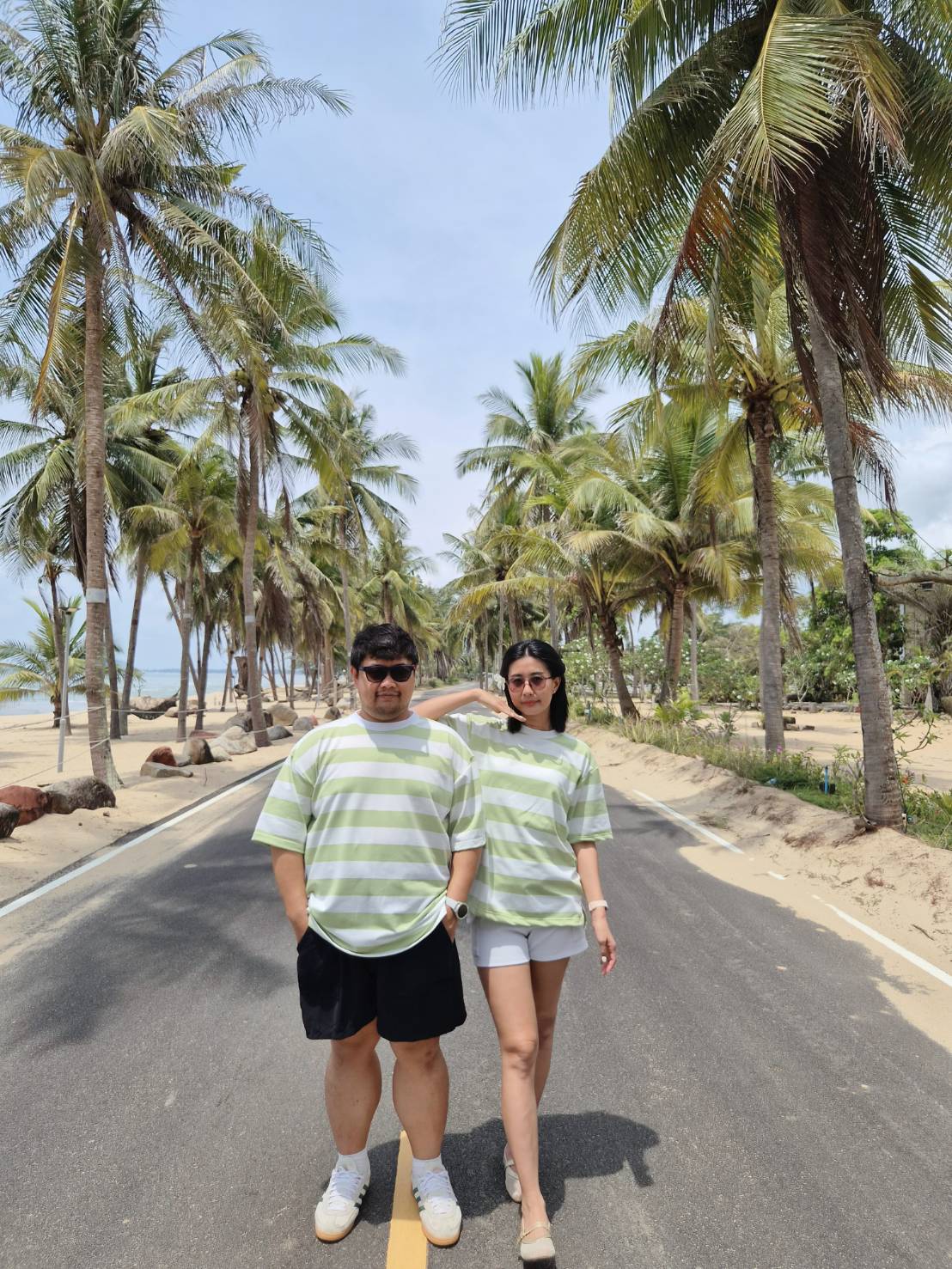 เสื้อยืด ริ้วใหญ่