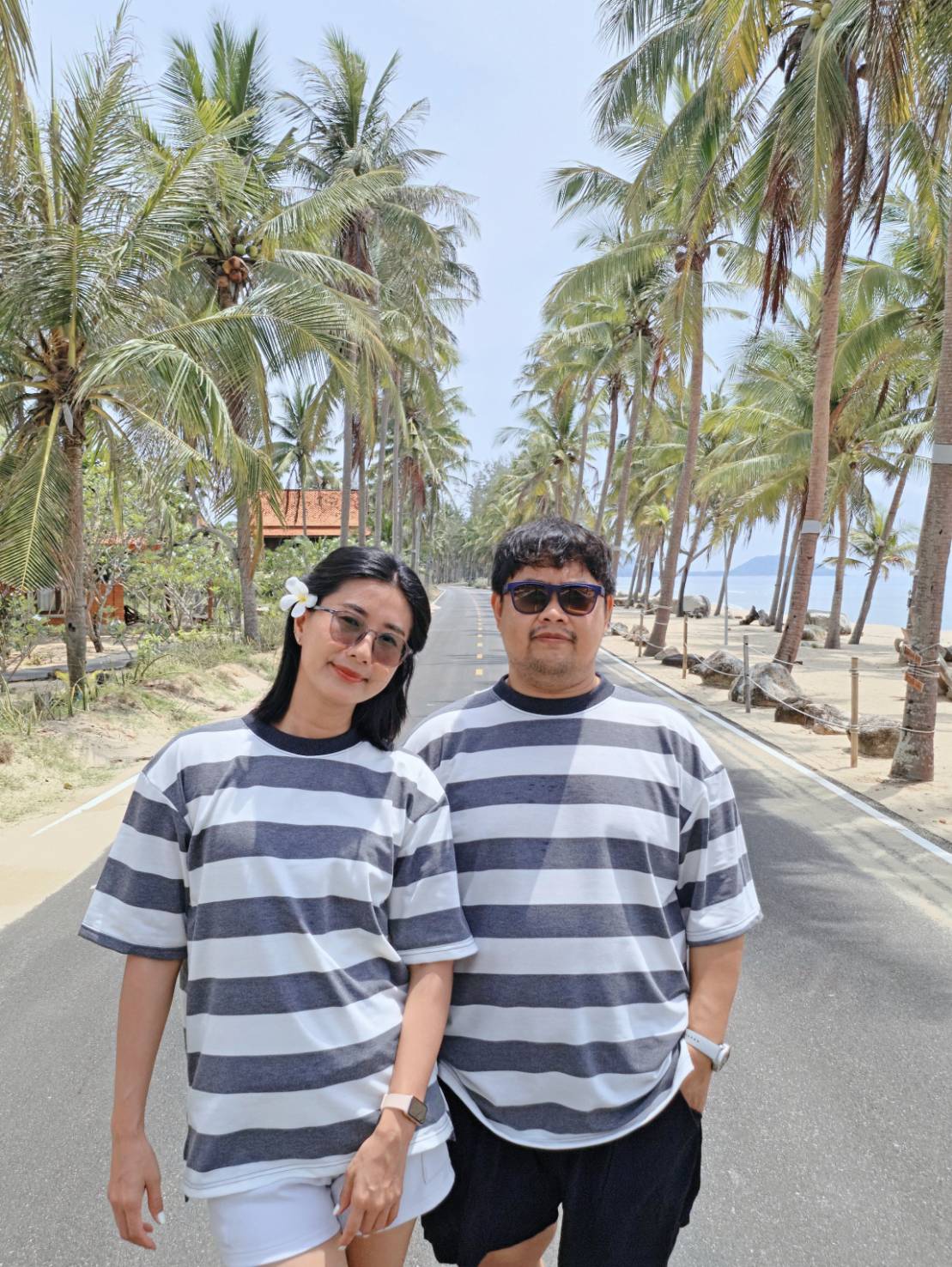 เสื้อยืด ริ้วใหญ่