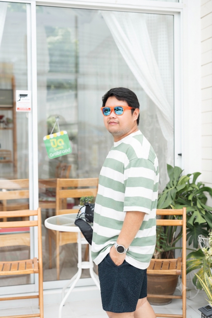 เสื้อยืด ริ้วใหญ่